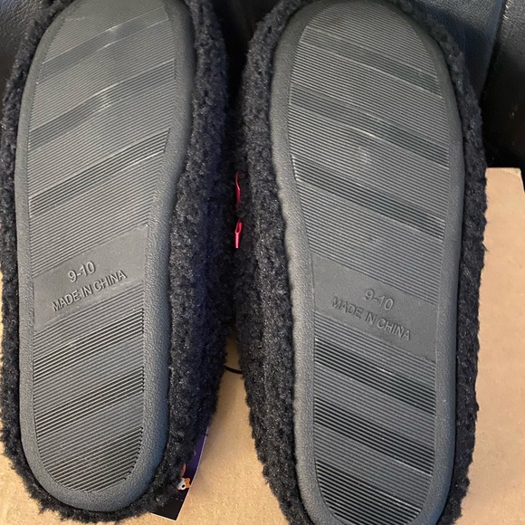 Hello Kitty Slippers - Picture 2 of 2